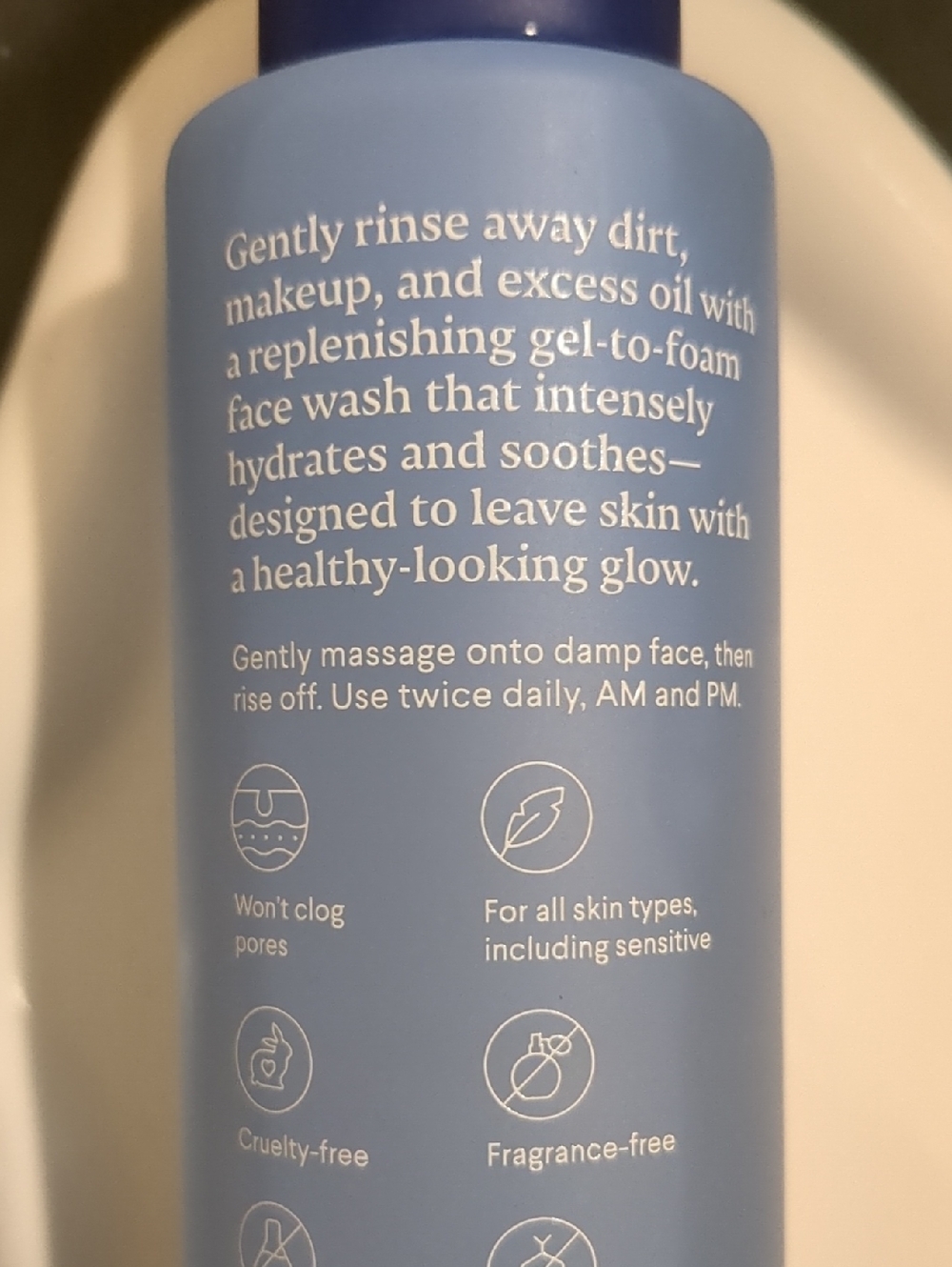 Gel To Foam Face Wash - Picture 4 of 4